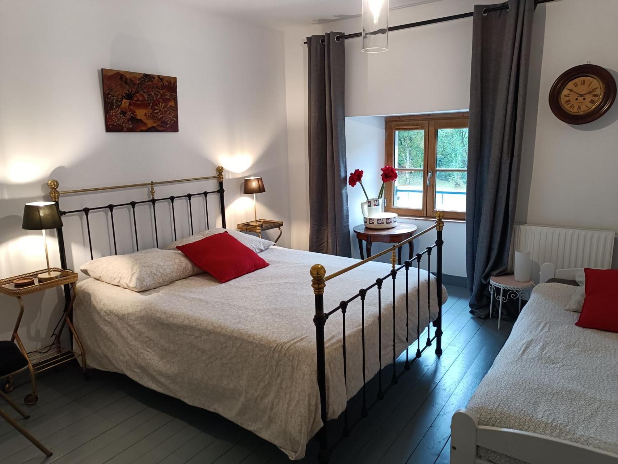 Ille Flottante, Maison Eclusiere Et Hebergements Insolites Sur Le Canal Hédé Eksteriør billede