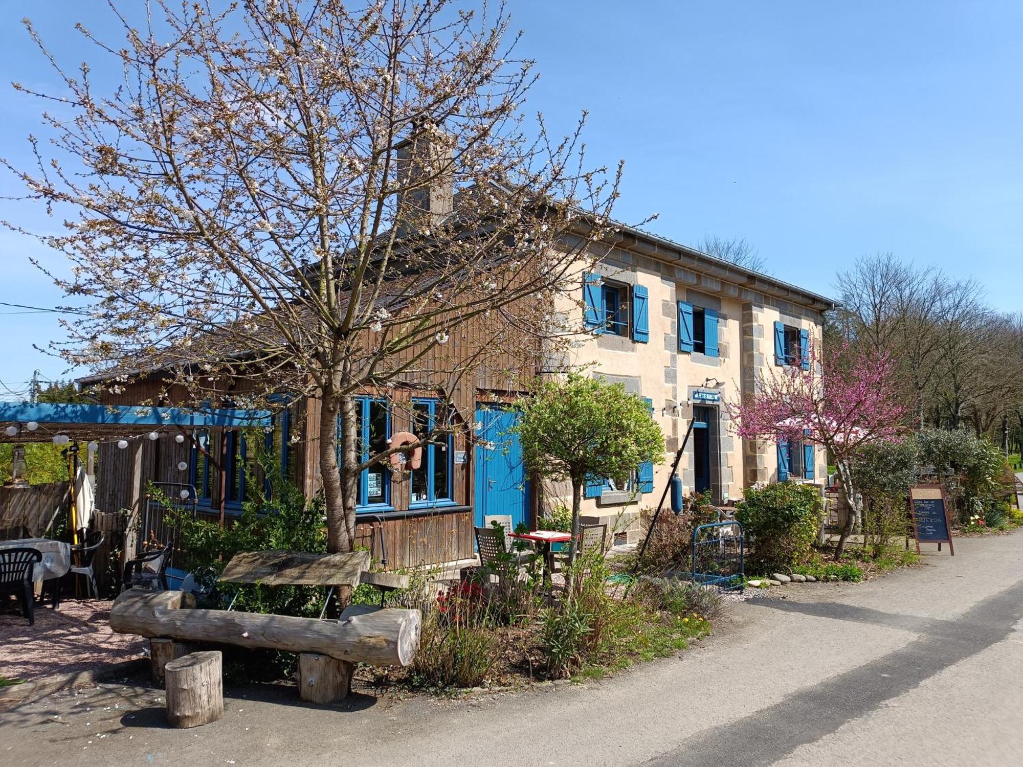 Ille Flottante, Maison Eclusiere Et Hebergements Insolites Sur Le Canal Hédé Eksteriør billede