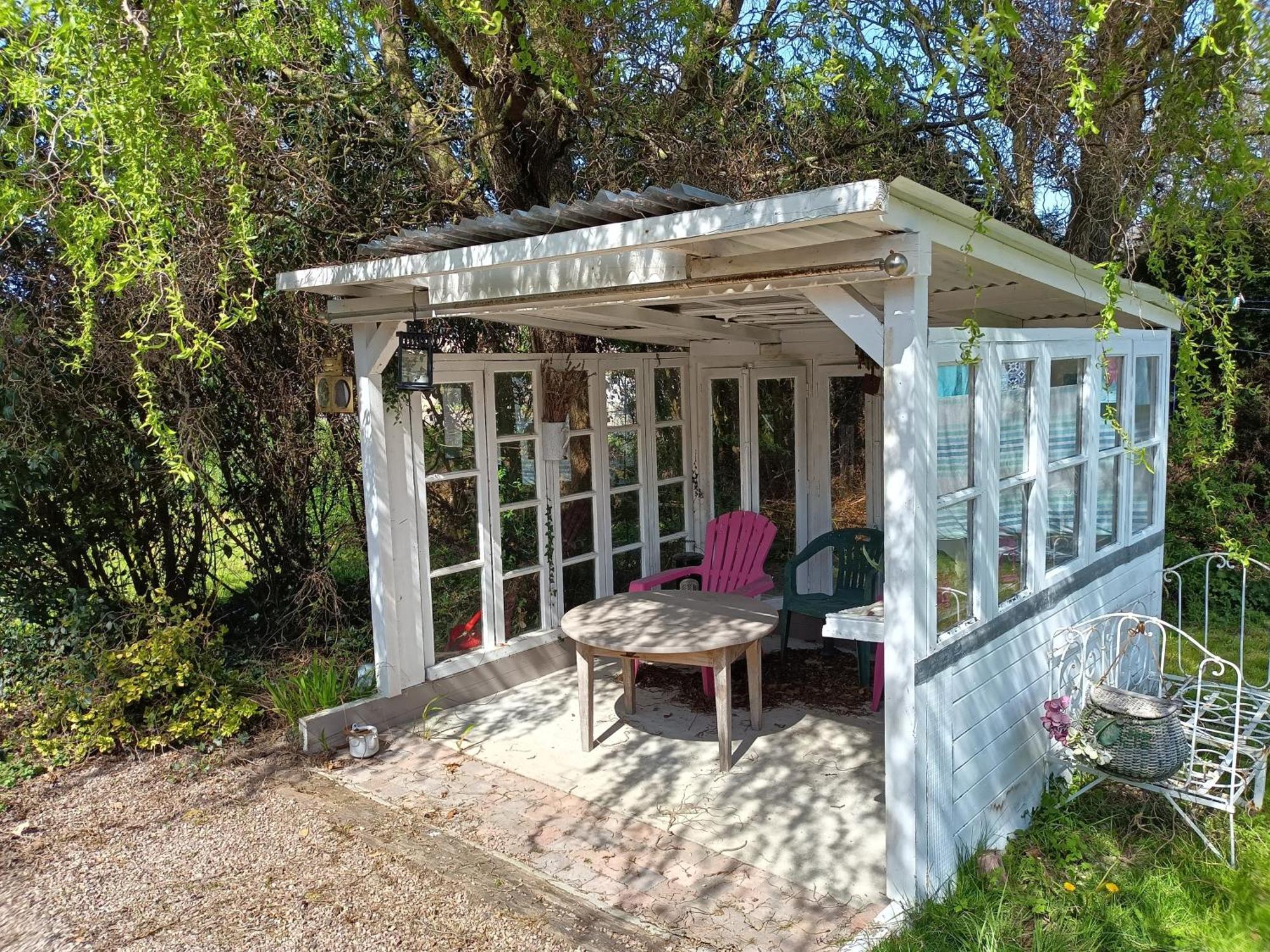 Ille Flottante, Maison Eclusiere Et Hebergements Insolites Sur Le Canal Hédé Eksteriør billede