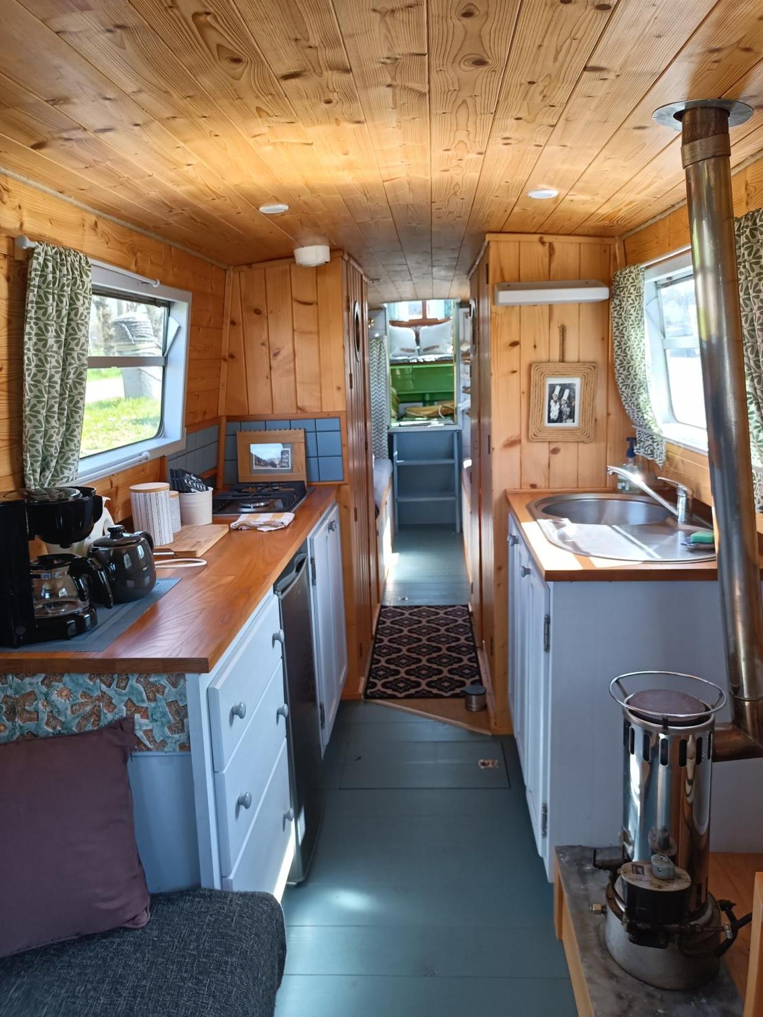 Ille Flottante, Maison Eclusiere Et Hebergements Insolites Sur Le Canal Hédé Eksteriør billede